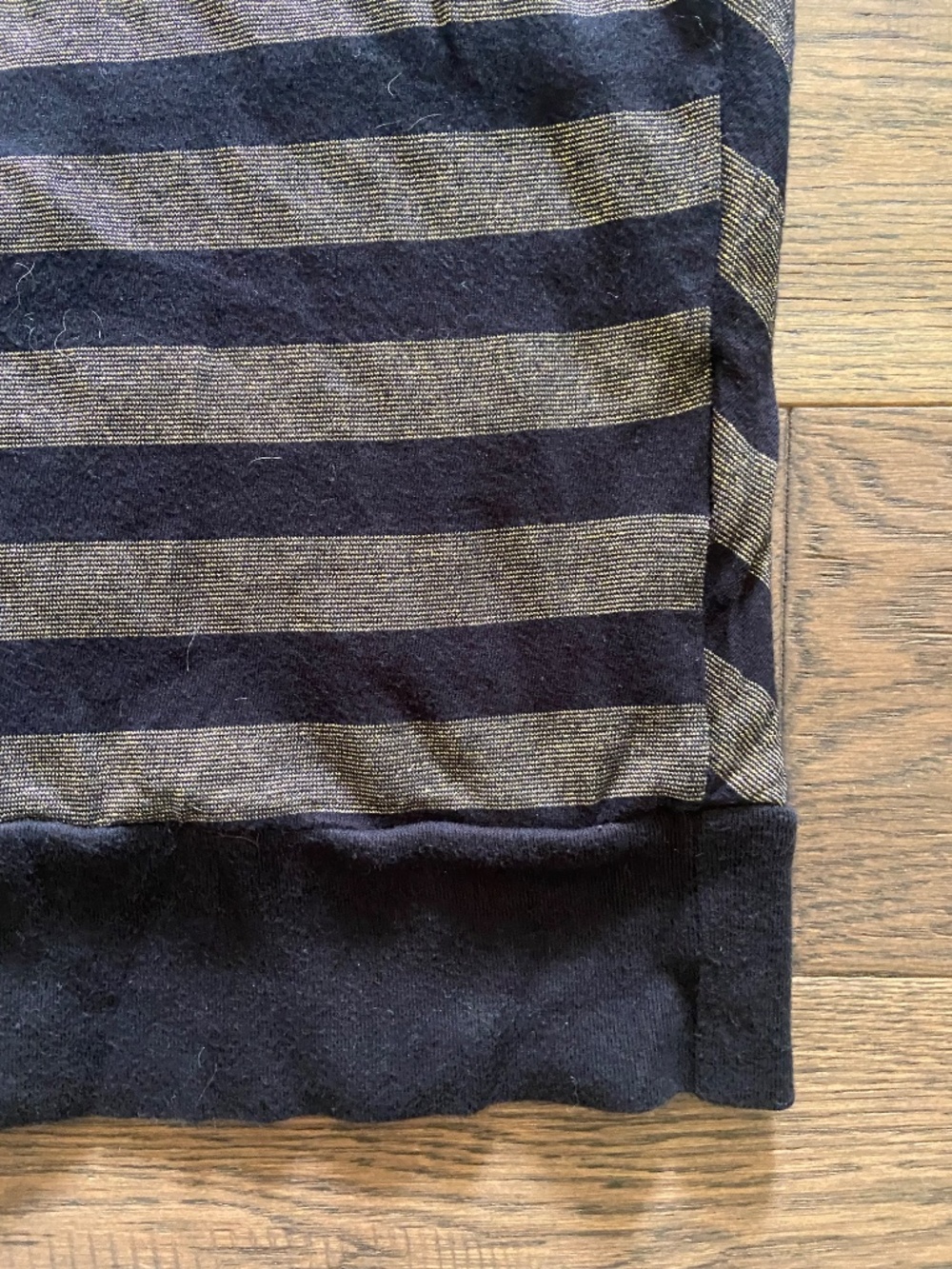 EUC: Vintage Y2K Union Bay Black & Shimmering Gold Striped Top w/ Keyhole Back M - Picture 4 of 13